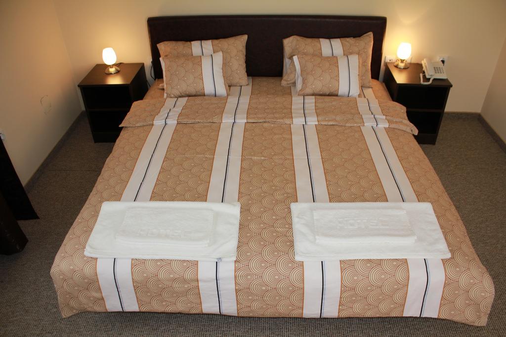 Hotel Feniks Požarevac Стая снимка