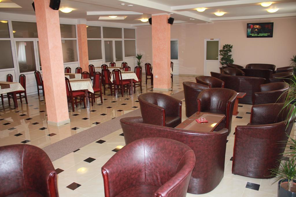 Hotel Feniks Požarevac Екстериор снимка