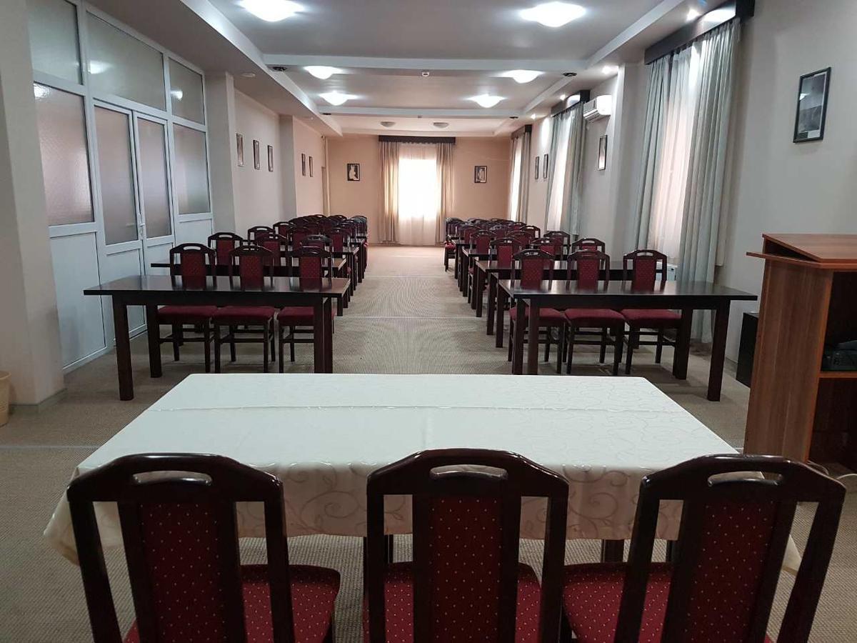 Hotel Feniks Požarevac Екстериор снимка